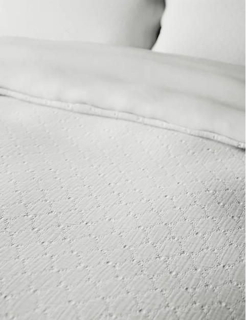 Pure Cotton Trellis Matelassé Bedding Set